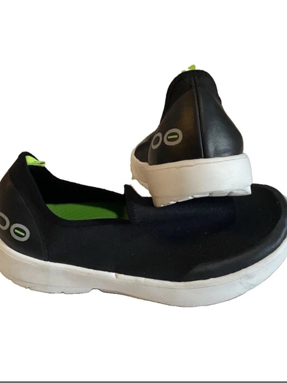 OOFOS Women Size 7.5 Oomg eeZee Low Black White Green Slip-On Recovery Shoes